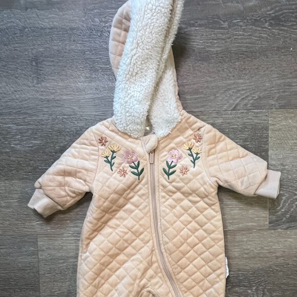 Tahari Other - Tahari Baby Floral Winter Romper Beige 0-3M